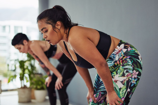 Горячая йога: что это, польза и вред, противопоказания, позы